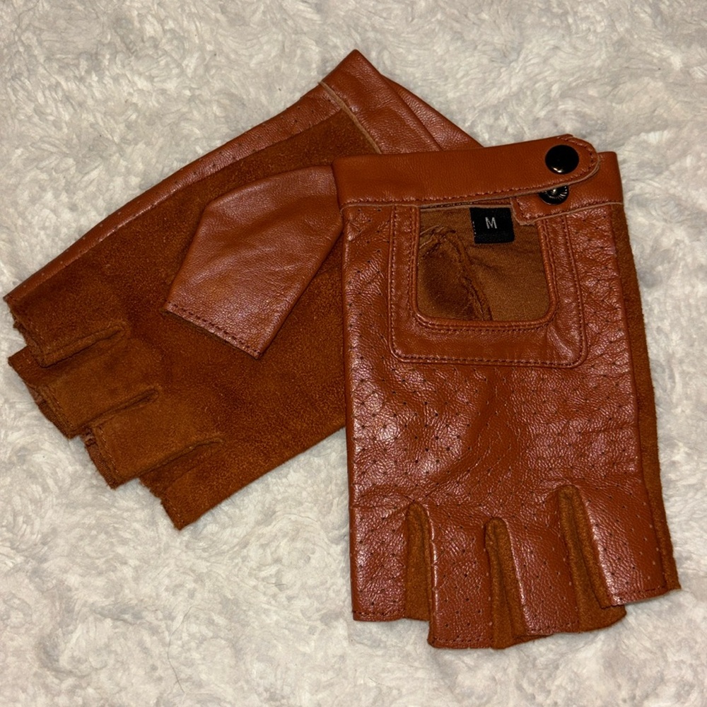 Women’s Camel Perforated Leather Fingerless Gloves M